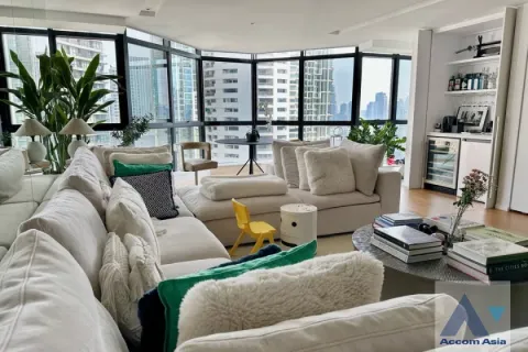 Condominio de 3 dormitorios en Khlong Toei, Bangkok, Tailandia № 214532 - foto 1