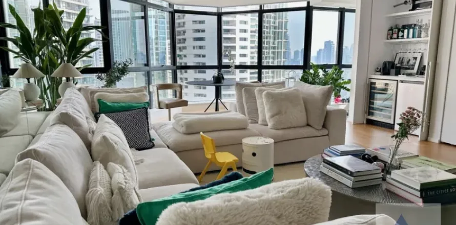 Condominio de 3 dormitorios en Khlong Toei, Bangkok, Tailandia № 214532