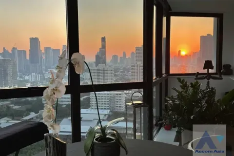 Condominio de 3 dormitorios en Khlong Toei, Bangkok, Tailandia № 214532 - foto 11