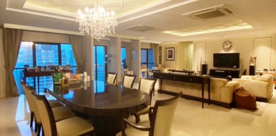 Ático de 4 dormitorios en Sathon, Bangkok, Tailandia № 214529