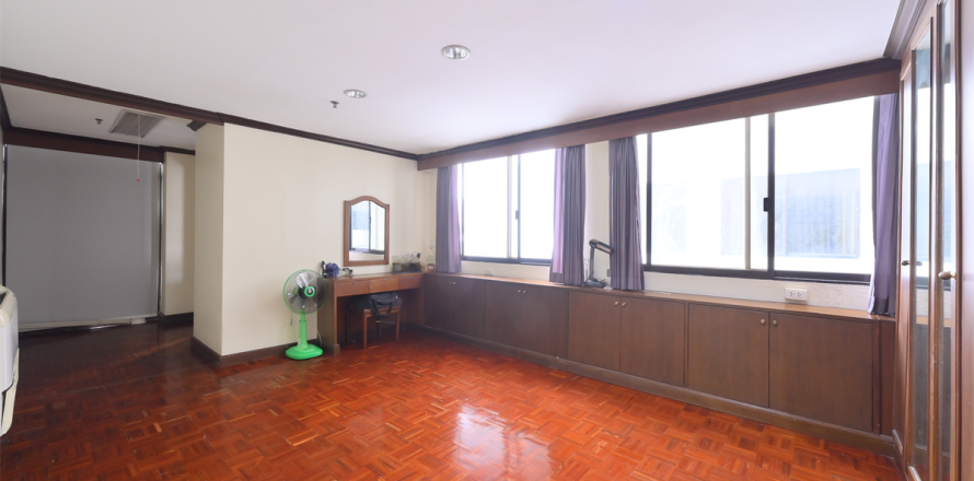 Condo à Bangkok, Thaïlande, 3 chambres  № 185544