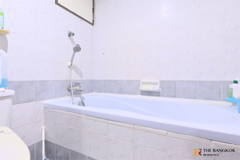Condo à Bangkok, Thaïlande, 3 chambres  № 185544 - photo 7