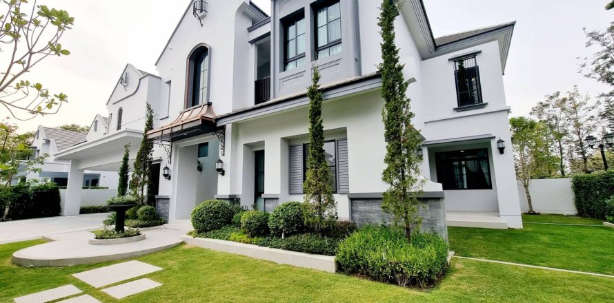 Maison à Bangkok, Thaïlande 5 chambres № 180476