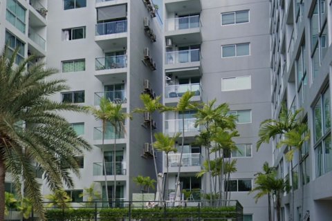 Condo in Pattaya, Thailand, 2 bedrooms  № 157793 - photo 2