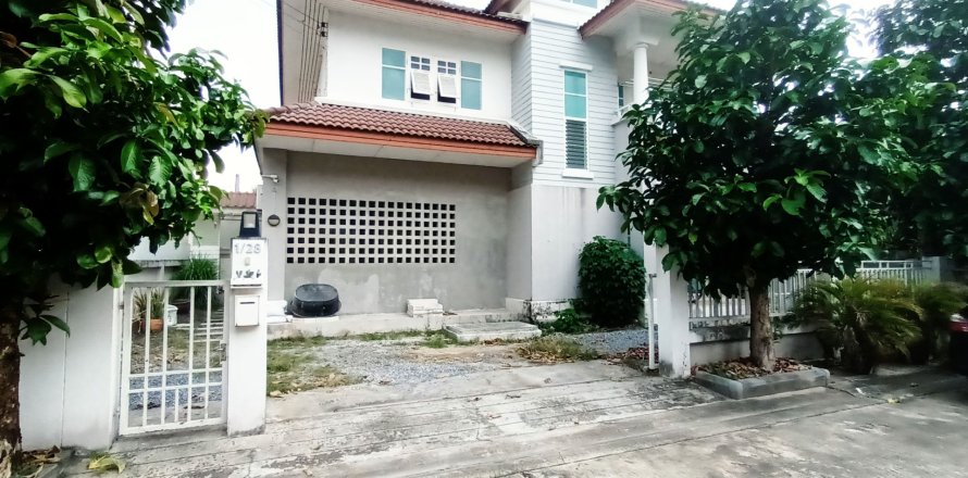 Maison à Bang Kapi, Bangkok, Thaïlande 3 chambres № 151166