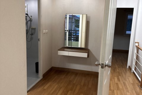 House in Nong Khaem, Bangkok, Thailand 3 bedrooms № 151161 - photo 14