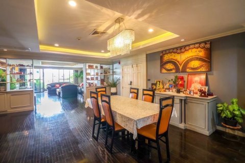 Condo à Watthana, Bangkok, Thaïlande, 3 chambres  № 170606 - photo 21