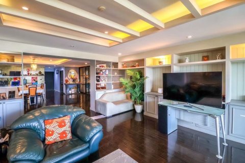 Condo à Watthana, Bangkok, Thaïlande, 3 chambres  № 170606 - photo 13