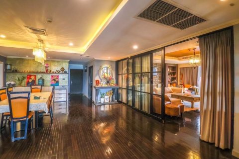 Condo à Watthana, Bangkok, Thaïlande, 3 chambres  № 170606