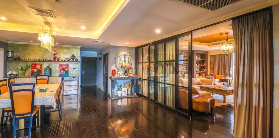 Condo à Watthana, Bangkok, Thaïlande, 3 chambres  № 170606