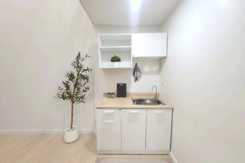 Condo à Suan Luang, Bangkok, Thaïlande, 2 chambres  № 170602 - photo 2