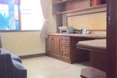 House in Pattaya, Thailand 3 bedrooms № 140629 - photo 12