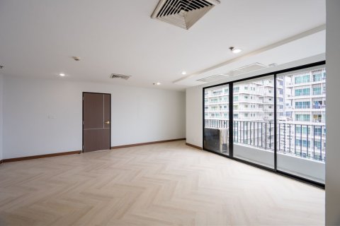 Condo à Bangkok, Thaïlande, 3 chambres  № 147031 - photo 12