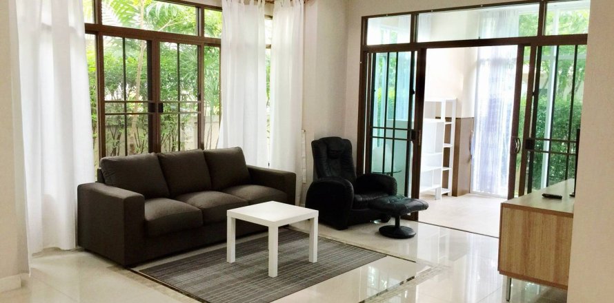 Дом в Бангне, Бангкок, Таиланд с 4 спальнями  № 147034