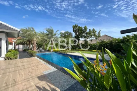 Casa de 3 dormitorios en Pattaya, Tailandia № 210638 - foto 12
