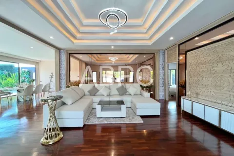 Casa de 3 dormitorios en Pattaya, Tailandia № 210638 - foto 7