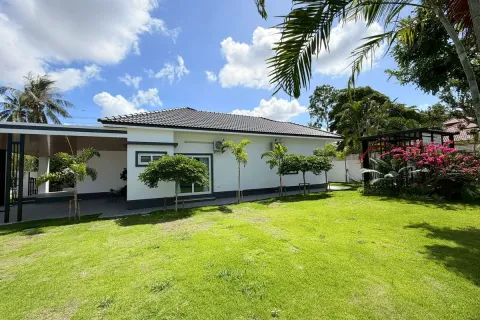 Casa de 3 dormitorios en Pattaya, Tailandia № 210642 - foto 3