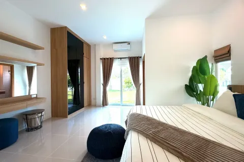 Casa de 3 dormitorios en Pattaya, Tailandia № 210642 - foto 8