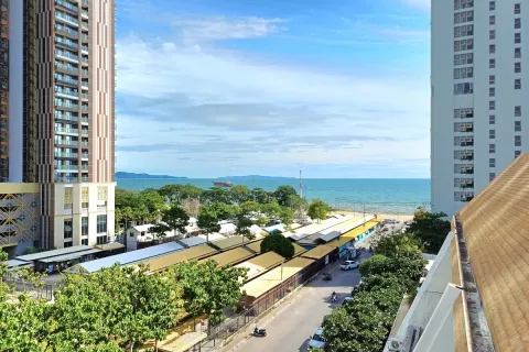 Condominio de 3 dormitorios en Jomtien Beach, Pattaya, Tailandia № 210641 - foto 3