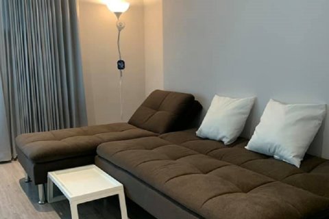 Condo in Watthana, Bangkok, Thailand, 2 bedrooms № 200685 - photo 6
