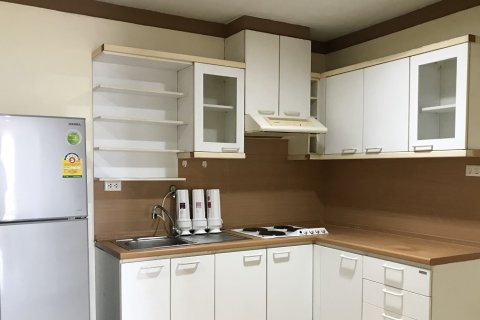 Condo in Khlong Toei, Bangkok, Thailand, 2 bedrooms № 200683 - photo 11