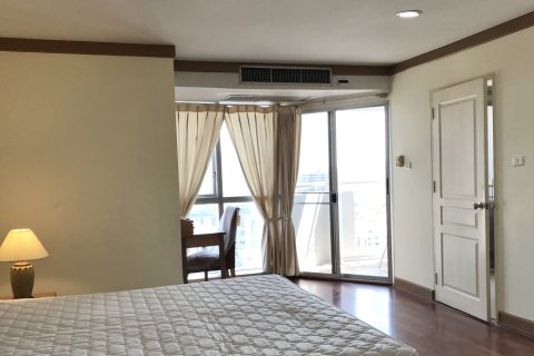 Condo in Khlong Toei, Bangkok, Thailand, 2 bedrooms № 200683 - photo 13