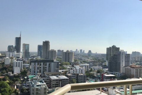 Condo in Khlong Toei, Bangkok, Thailand, 2 bedrooms № 200683 - photo 15