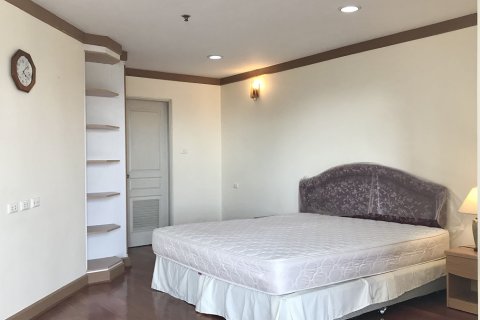 Condo in Khlong Toei, Bangkok, Thailand, 2 bedrooms № 200683 - photo 14