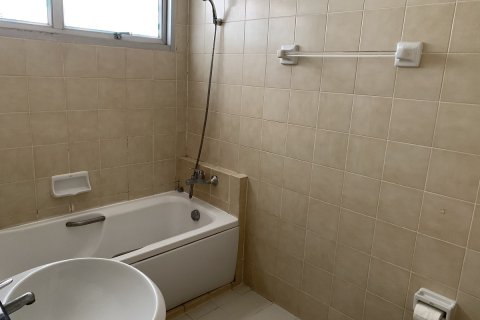 Condo in Khlong Toei, Bangkok, Thailand, 2 bedrooms № 200683 - photo 2