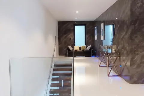 Villa in Pattaya, Thailand 6 bedrooms № 155724 - photo 22