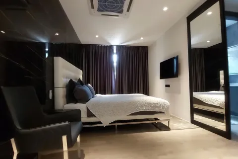 Villa in Pattaya, Thailand 6 bedrooms № 155724 - photo 28