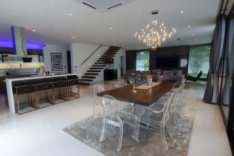 Villa in Pattaya, Thailand 6 bedrooms № 155724 - photo 14