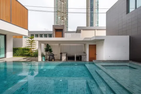 Villa in Pattaya, Thailand 8 bedrooms № 155725 - photo 3