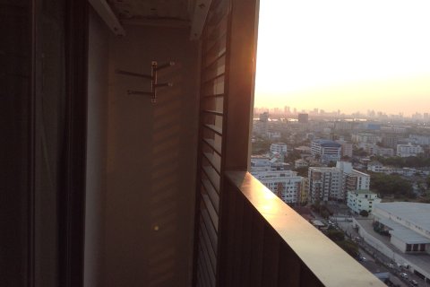 Studio dans le Condo à Bangkok, Thaïlande  № 206119 - photo 3