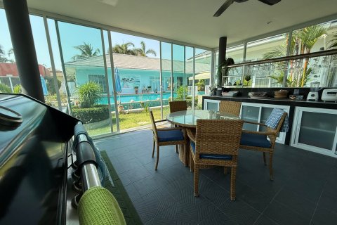 Вилла в Хуа Хине, Таиланд с 4 спальнями № 141061 - фото 29