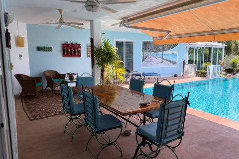 Вилла в Хуа Хине, Таиланд с 4 спальнями  № 141061 - фото 14