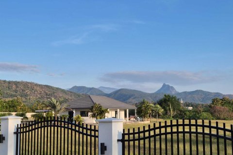 House in Lom Sak, Thailand 2 bedrooms № 171296 - photo 14