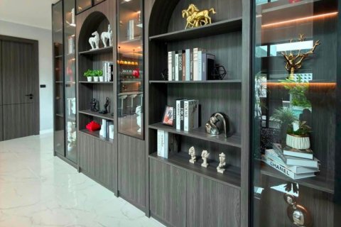 Casa de 6 dormitorios en Pattaya, Tailandia № 233484 - foto 11