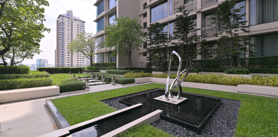 Condo in Bangkok, Thailand, 2 bedrooms  № 190201