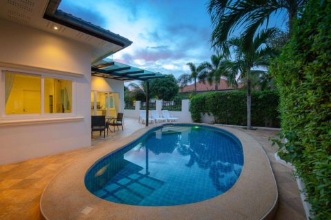 Villa in Hua Hin, Thailand 4 Schlafzimmer № 221899 - Foto 2