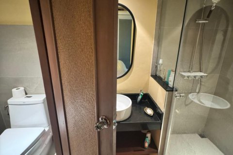 Condo in Phuket, Thailand, 2 bedrooms  № 154660 - photo 17