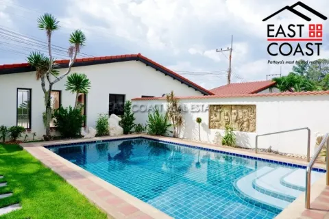 House in Pattaya, Thailand 4 bedrooms № 213361