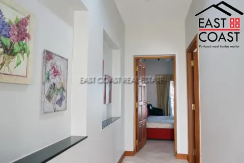 Casa de 4 dormitorios en Pattaya, Tailandia № 213361 - foto 10