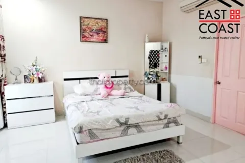 Casa de 2 dormitorios en Pattaya, Tailandia № 213367 - foto 2