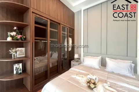 Casa de 4 dormitorios en Pattaya, Tailandia № 213363 - foto 15