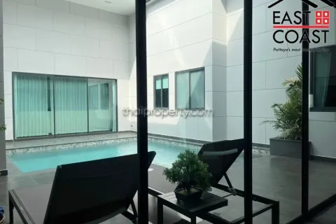 Casa de 4 dormitorios en Pattaya, Tailandia № 213363 - foto 13