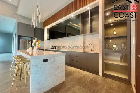 Casa de 4 dormitorios en Pattaya, Tailandia № 213363 - foto 7
