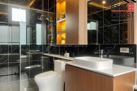 Casa de 4 dormitorios en Pattaya, Tailandia № 213363 - foto 17