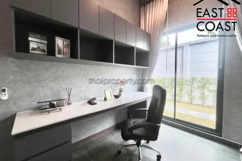 Casa de 4 dormitorios en Pattaya, Tailandia № 213363 - foto 12