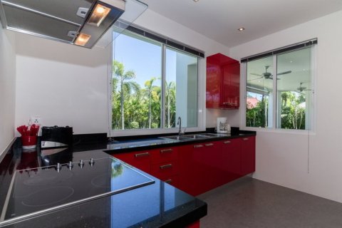 House in Hua Hin, Thailand 3 bedrooms № 180998 - photo 9
